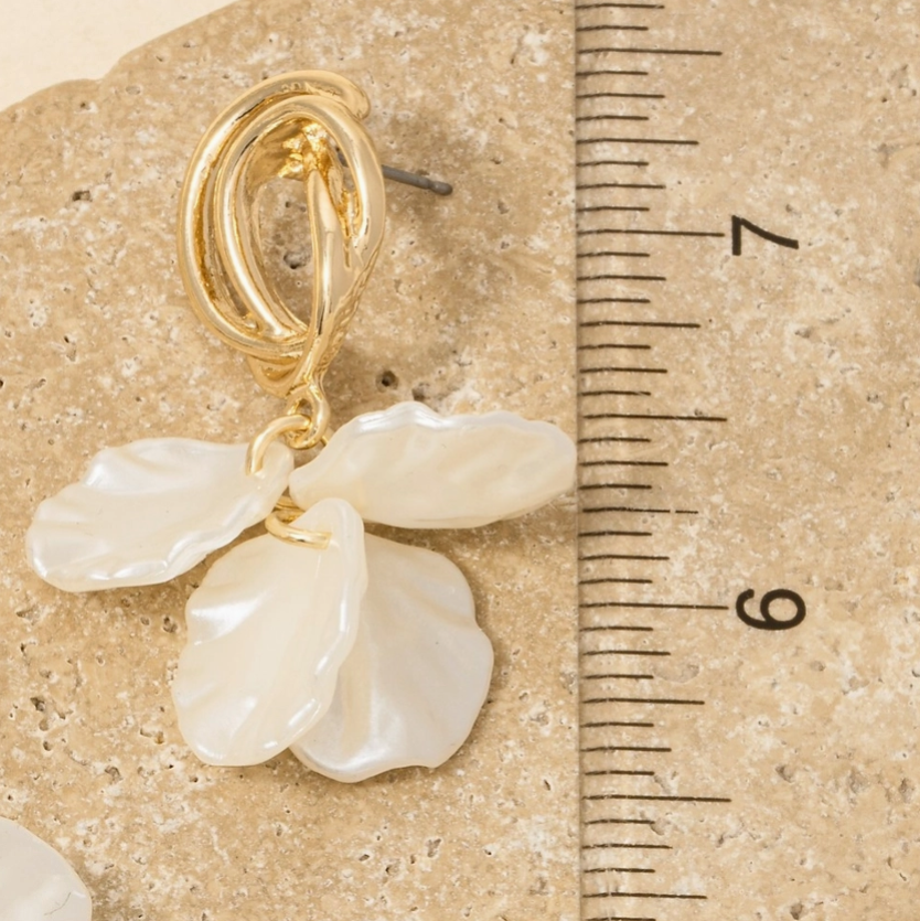 🌸 Pearl Petal Drop Earrings image 1