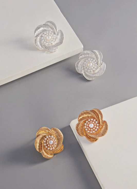 Vintage Pearl Blossom Stud Earrings - Silver image 0