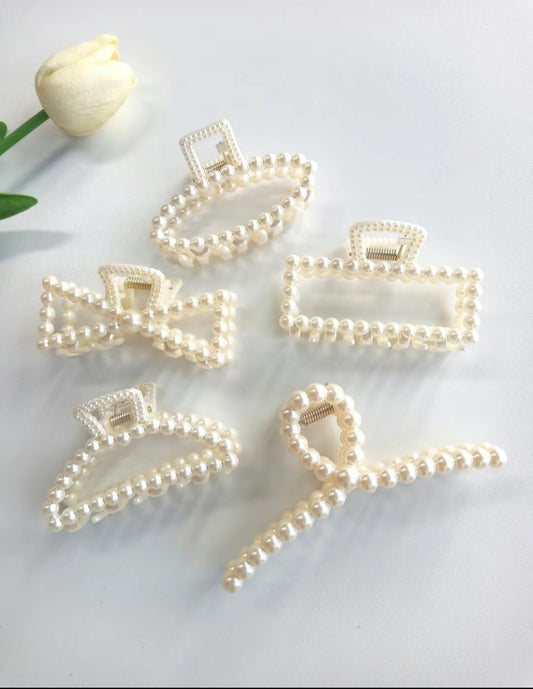Pearl Hairclips image 1