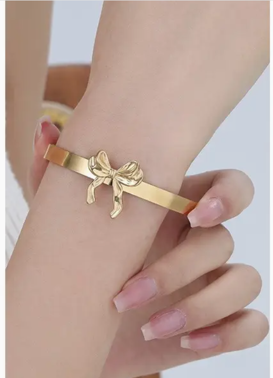 🎀 Gold Bow Cuff Bracelet – Minimalist Meets Girly Chic image 1