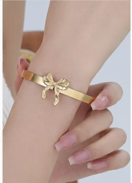 🎀 Gold Bow Cuff Bracelet – Minimalist Meets Girly Chic image 1