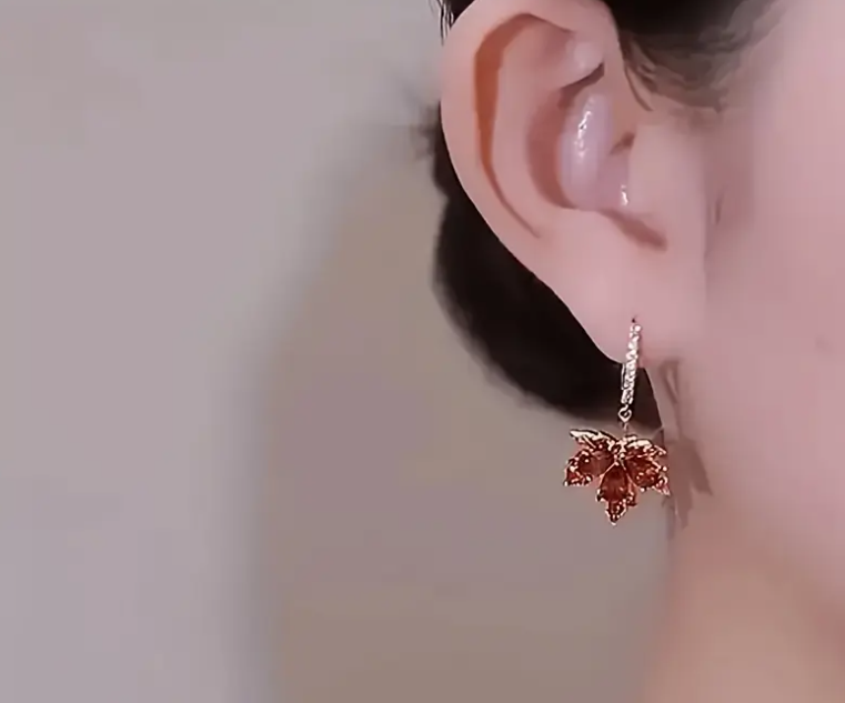🍁 Autumn Elegance Maple Leaf Earrings image 1