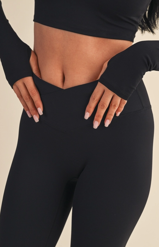 V-Cross Waist Black Leggings image 2