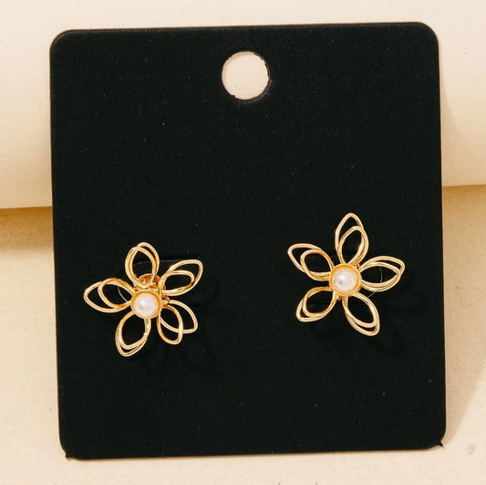 Petal Pearl Bloom Studs image 0