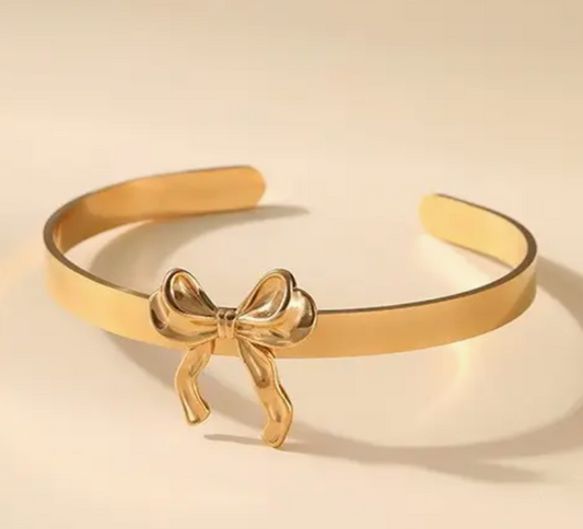 🎀 Gold Bow Cuff Bracelet – Minimalist Meets Girly Chic image 0