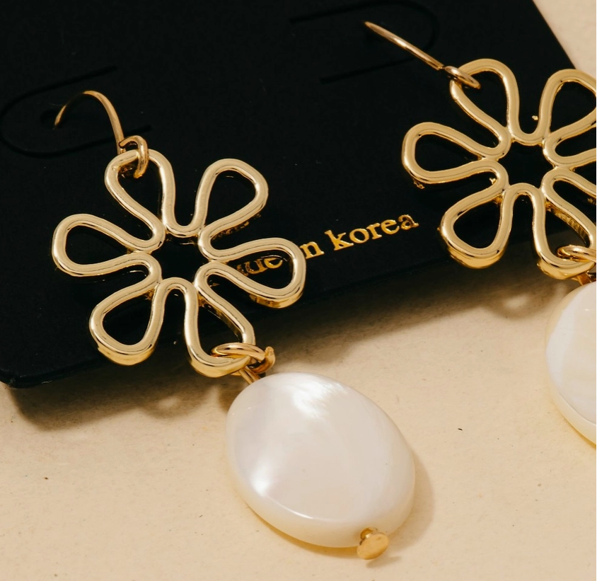 Golden Bloom & Pearl Drop Earrings image 0